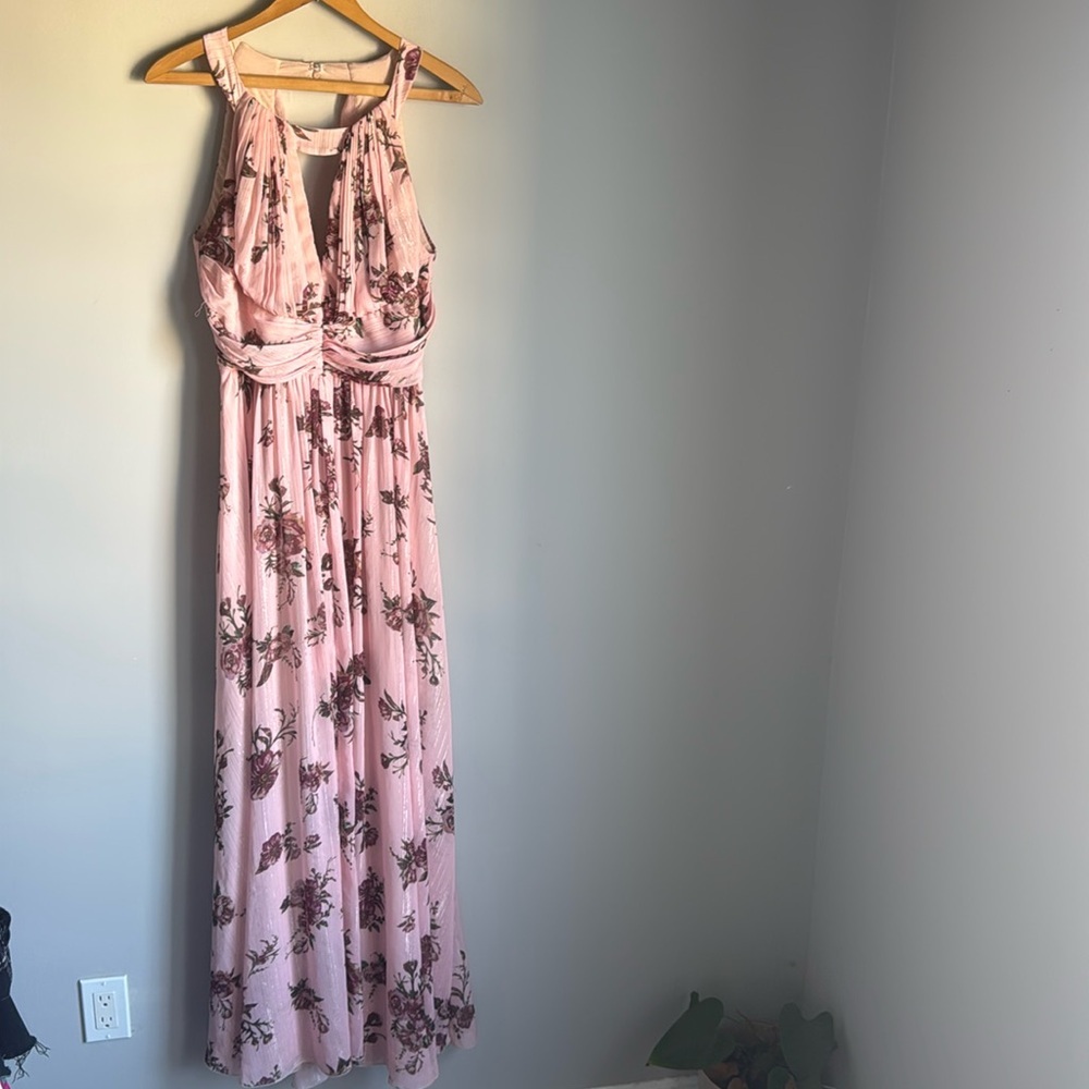 Chic Floral Halter Maxi Dress in Pink - Picture 2 of 13